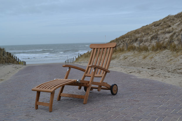 Traditional Teak VICTORIA deckchair